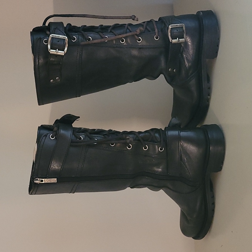 Harley Davidson-Womens 8.5 stock #85167 genuine leather, good condition